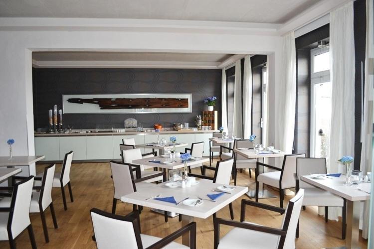 Hafenhotel Pommernyacht Юкермюнде Екстер'єр фото