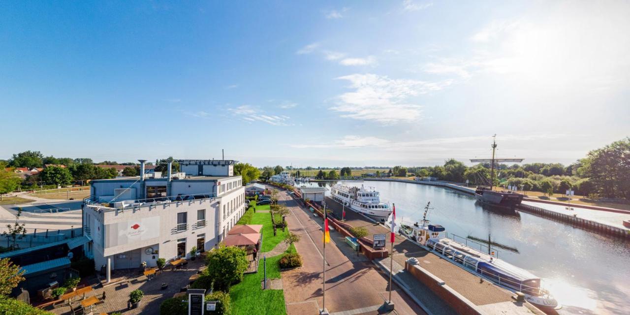 Hafenhotel Pommernyacht Юкермюнде Екстер'єр фото