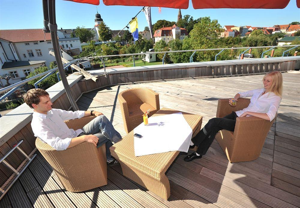 Hafenhotel Pommernyacht Юкермюнде Екстер'єр фото